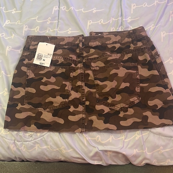 Mini Skirt - Picture 4 of 4